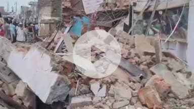 फिरोज़ाबाद: जाटवपुरी इलाके में अवैध अतिक्रमण के खिलाफ प्रशासन ने चलाया बुलडोजर