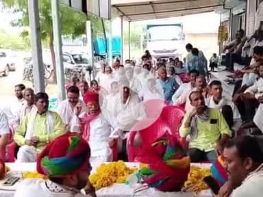 निवाई: वनस्थली कांग्रेस मंडल की बैठक वनस्थली मोड पर एक निजी फार्म हाउस में आयोजित की गई