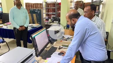 कोडरमा: उपायुक्त ने समाहरणालय स्थित निर्वाचन शाखा एवं पंचायत विभाग का किया निरीक्षण