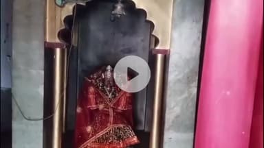 धनौरा: गजरौला के कुमराला में स्थित सिद्ध पीठ शिव मंदिर में जलाभिषेक करने पहुंचते हैं भक्त