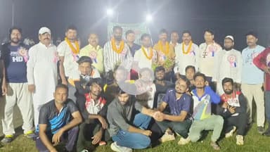 रातू: रातू प्रखंड के हुरहुरी में युवा स्टार नाइट क्रिकेट सर्किल 2025 का फाइनल मुकाबला