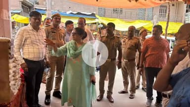 मिर्ज़ापुर: जिलाधिकारी ने विंध्याचल के पुरानी विआपी स्टेशन रोड पटेगरा नाला का भ्रमण कर किया निरीक्षण, दिए आवश्यक दिशा निर्देश