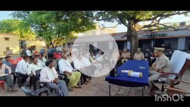 बलरामपुर: गौरा चौराहा थाने में मोहर्रम के दृष्टिगत पीस कमेटी की बैठक का हुआ आयोजन