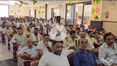 उरई: उरई में आपातकाल की 50वीं वर्षगांठ पर भाजपा ने मनाया कला दिवस, लोकतंत्र सेनानियों को किया सम्मानित