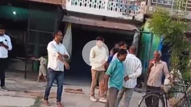 तरबगंज: वजीरगंज थानाक्षेत्र के दुर्जनपुर घाट में 12 लाख रुपये की वसूली के लिए बैंक ने किया घर सील, सीजेएम के आदेश पर कार्रवाई