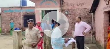 पूर्णिया पूर्व: जिलाधिकारी के दिशानिर्देश पर अंचलाधिकारी ने बायसी विधानसभा क्षेत्र के विभिन्न मतदान केंद्रों का किया निरीक्षण