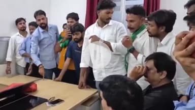 कांके: डॉ. श्यामा प्रसाद मुखर्जी विश्वविद्यालय के प्रशासनिक भवन में छात्र संगठनों ने की तालाबंदी