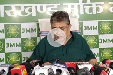 कांके: हरमू स्थित जेएमएम कार्यालय में जेएमएम महासचिव ने आपातकाल को लेकर मोदी सरकार को घेरा