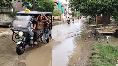 पोरसा: धनेटा रोड़ की बदहाल तस्वीर: कीचड़, जलभराव और टूटे रास्तों ने ग्रामीणों की जिंदगी की रफ्तार रोकी#jansamasya