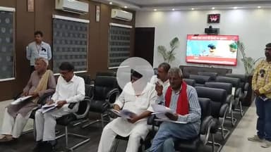 सासाराम: रोहतास में विशेष गहन पुनरीक्षण कार्यक्रम के संबंध में बैठक आयोजित की गई