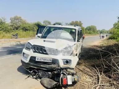बहराइच : बहराइच-लखनऊ राजमार्ग पर स्कार्पियो की ठोकर से कनपुरवा, भखरौली के पास एक बाइक सवार युवक की मौत व दूसरा लखनऊ रेफ़र