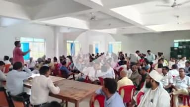 भोरे: मनरेगा भवन के सभागार में BLO की बैठक संपन्न, BDO ने मतदाता सूची दुरुस्त करने का दिया निर्देश