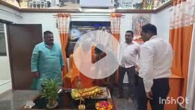 तुलसीपुर: नीट परीक्षा में उच्च अंक से उत्तीर्ण होने पर छात्र को देवीपाटन शक्तिपीठ के महंत योगी मिथलेश नाथ ने सम्मानित किया