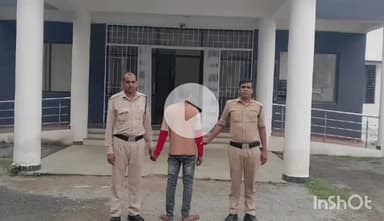 चितरंगी: चितरंगी पुलिस टीम ने अवैध मादक पदार्थ, 20 सीसी कोडीन युक्त कोरेक्स सिरप और मोटरसाइकिल को किया ज़ब्त