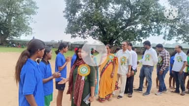 कर्रा: प्रखंड स्तरीय 64वीं सुब्रतो कप फुटबॉल प्रतियोगिता संपन्न, बीडीओ हुईं शामिल