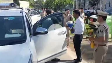 दरभंगा: बाढ़ से निपटने की तैयारी को लेकर प्रभारी मंत्री ने अधिकारियों के साथ की समीक्षा बैठक, कई योजनाओं को मिली मंजूरी