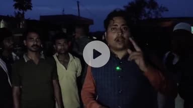 लोहरदगा: मन्हो चौक में तेज रफ्तार बाइक की टक्कर से 1 की मौत, 1 गंभीर, ग्रामीणों ने स्पीड ब्रेकर की मांग को लेकर किया सड़क जाम