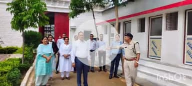 श्योपुर: जिला जेल में विधिक साक्षरता शिविर का आयोजन, न्यायाधीशों ने वीसी कक्ष व बैरक का किया निरीक्षण