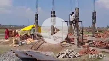 कुंडा: महेशगंज थाना क्षेत्र के भैसाना गांव में सरकारी जमीन पर दबंग द्वारा जबरन निर्माण, लेखपाल ने काम रुकवाया