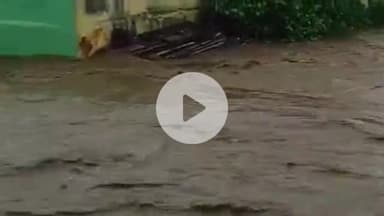 अक्कलकुवा: अक्कलकुवा शहरातील मक्राणीफळी येथे गुडघाभर पाणी; नागरिक त्रस्त