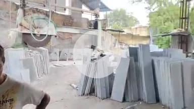 लाडपुरा: भामाशाह मंडी रोड़ नम्बर 7 पर कोटा स्टोन फेक्ट्री में घुसा 5 फ़ीट लंबा कोबरा सांप मजदूरों में मचा हड़कंप किया रेस्कयू