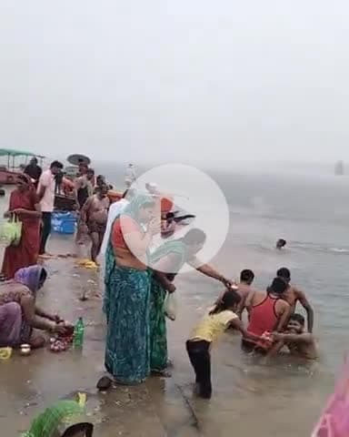 खरगौन: जिले के नर्मदा पट्टी क्षेत्र में हुई जोरदार बारिश, अमावस्या के अवसर पर कम संख्या में घाटों पर पहुंचे श्रद्धालु