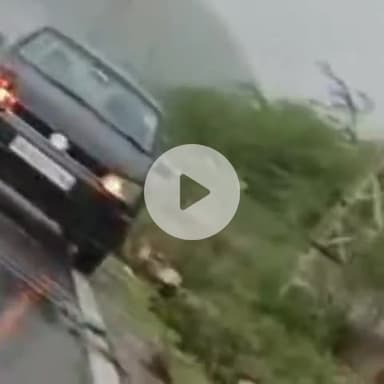 अजमेर: जनाना रोड स्थित लोहागल में गाड़ी में लगी आग, चालक ने सूझबूझ से गाड़ी से कूदकर बचाई जान