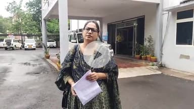 खरगौन: वार्ड नंबर-2 से AIMIM की पार्षद अरुणा उपाध्याय ने पति पर लगाए गंभीर आरोप, SP कार्यालय में की शिकायत