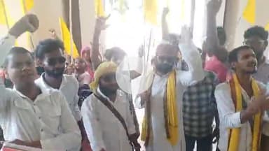 दरभंगा: दरभंगा नगर निगम में जल संकट को लेकर मिथिलावादी पार्टी के नेतृत्व में सैकड़ों लोगों का प्रदर्शन #jansamasya