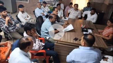 बूंदी: कांग्रेस प्रतिनिधिमंडल ने अपनी विभिन्न समस्याओं को लेकर सभापति को ज्ञापन सौंपा, पट्टे जारी करने की मांग की