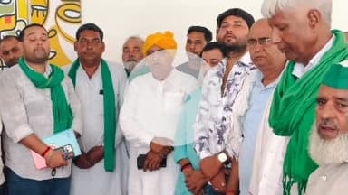 भारतीय किसान यूनियन लोकशक्ति की पंचायत जीरो प्वाइंट ग्रेटर नोएडा पर किसानों की समस्याओं को लेकर। मास्टर श्यौराज