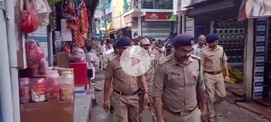 सारंगपुर: आगामी त्योहारों पर सुरक्षा और कानून व्यवस्था के लिए सारंगपुर में पुलिस प्रशासन का संयुक्त फ्लैग मार्च