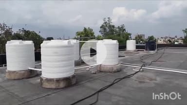 भभुआ: सदर अस्पताल लगाए गए सिंटेक्सों से गंदा आ रहा पानी अस्पताल पहुंचे लोग  सिंटेक्सो की सफाई कराने की मांग की #Jansamasya