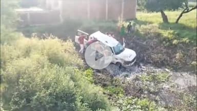 नाथनगर: दोगच्छी पेट्रोल पंप के पास गड्ढे में पलटी स्कॉर्पियो, तीन लोग गंभीर रूप से जख्मी