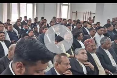 बलरामपुर: स्टाम्प बढ़ोत्तरी और रजिस्ट्री ऑफिस के स्थानान्तरण के विरोध में अधिवक्ताओं की संघ भवन में हुई संयुक्त बार संघ की बैठक