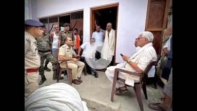 नबीनगर: बड़वान में एसपी अंबरीश राहुल ने हत्या के बाद परिजनों से मुलाकात की, घटनास्थल का किया निरीक्षण