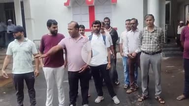 कटनी नगर: रोशन नगर एनकेजे में पीएम आवास योजना के हितग्राही झेल रहे परेशानी, बिजली और पानी की नहीं है व्यवस्था