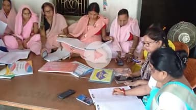 बक्सर: कुलहरिया में आशा कार्यकर्ताओं को आभा आईडी घर-घर जाकर बनाने के निर्देश