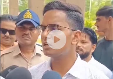 ग्वालियर गिर्द: नगर निगम कमिश्नर ने मुख्यालय में किया निरीक्षण, अनुपस्थित लोगों का वेतन काटने का दिया निर्देश