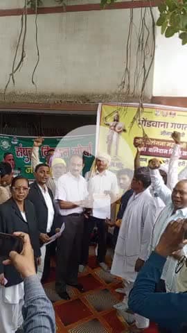 आज दिनांक 24-6-2025 को गोंड वीरागंना महारानी दुर्गावती जी 461वां बलिदान दिवस बड़े धूम धाम से कलेक्ट्री कचहरी के प्रागंण में मनाया गया। तथा उनके व्यन्तित्व तथा कृयव्य पर विचार किया गया जो गोंडवाना गणतंत्र पार्टी के जिलाध्यक्ष अमरजीत गोंड के