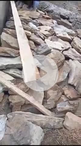 Bhrashtachar bhrashtachar khatm karo yah Ho Raha hai hamari Panchayat GP kandh dwara ka kam Chamba Himachal Pradesh vide