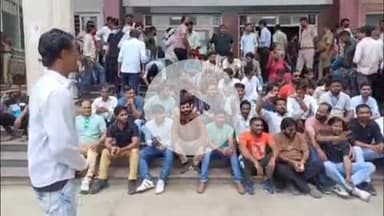 लाडपुरा: MBS अस्पताल के 154 संविदाकर्मियों ने बकाया वेतन भुगतान को लेकर दूसरे दिन 2 घंटे का कार्य बहिष्कार जारी रखा