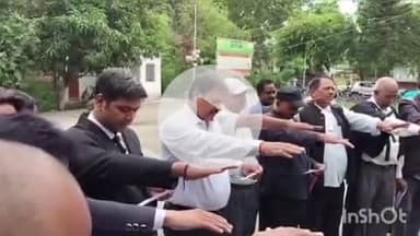 बखरी: बखरी व्यवहार न्यायालय परिसर में नशा निषेध दिवस पर न्यायिक पदाधिकारी व कर्मियों ने ली शपथ