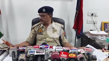 घाटमपुर: घाटमपुर के स्टेशन रोड पर रेलवे संविदा कर्मी पर गोली चलाने के चार आरोपियों को गिरफ्तार किया, डीसीपी दक्षिण ने दी जानकारी