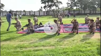 अमरोहा: अमरोहा के एसपी ने पुलिस लाइन का किया निरीक्षण, टोलीवार करवाई ड्रिल और दिए निर्देश