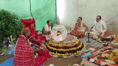 खरगौन: खरगोन शहर में श्री सिद्धेश्वर महादेव मंदिर की प्राण-प्रतिष्ठा का समापन, श्रद्धालुओं ने की शिव आराधना