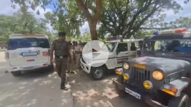 बेतिया: पुलिस केंद्र बेतिया में वाहनों की परेड आयोजित, एसपी ने किया निरीक्षण