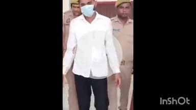 वाराणसी में पकड़ा गया फर्जी टीटीई, फिक्स टिकट बना रहा था