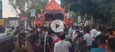 कानपुर: बिठूर के जगन्नाथ मंदिर से निकाली गई जगन्नाथ भगवान की रथ यात्रा, पुलिस सुरक्षा में रही मुस्तैद