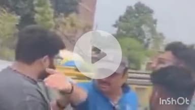 हुज़ूर: रीवा में बीच सड़क पर भिड़े रिटायर्ड DSP, जेपी मोड़ के पास ब्रेक लगने से टकराईं कई गाड़ियां